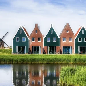 ACADEMY VOLENDAM 25